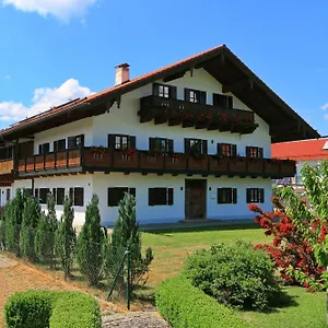 Apartment Am Simssee Mit Alpenblick, Gutshof Alpenblick, Stephanskirchen